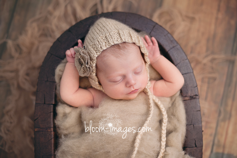 Newborn Baby Photos in Washington DC Bloom Images Photography by Sylvia Osinski