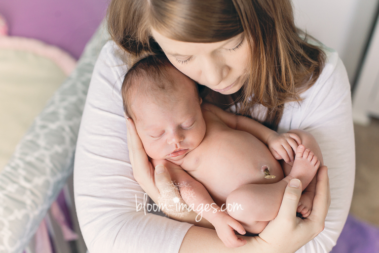 Lifestyle Newborn Baby Photo Session in Northern VA. Bloom Images Photography by Sylvia Osinski