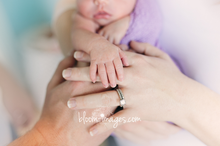 Lifestyle Newborn Baby Photo Session in Northern VA. Bloom Images Photography by Sylvia Osinski