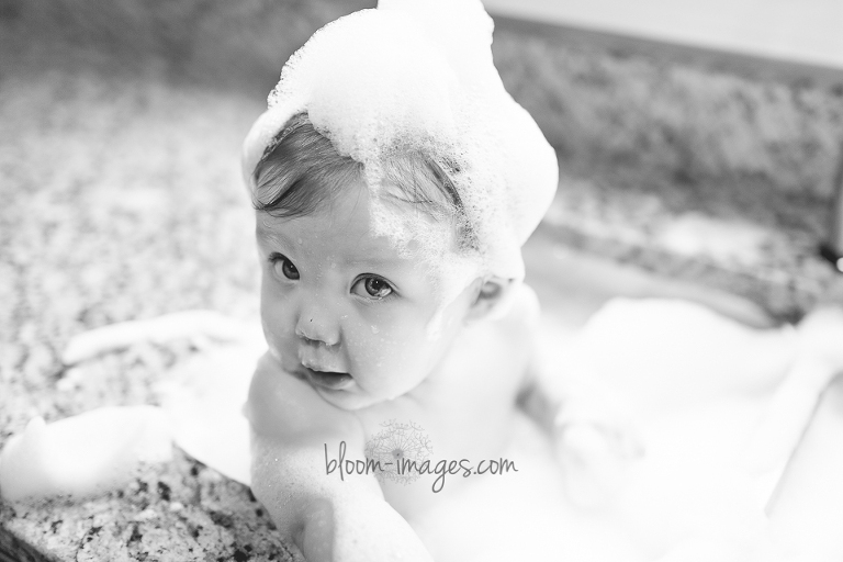 Baby Cake Smash and Splash Photography by Bloom Images by Sylvia Osinski