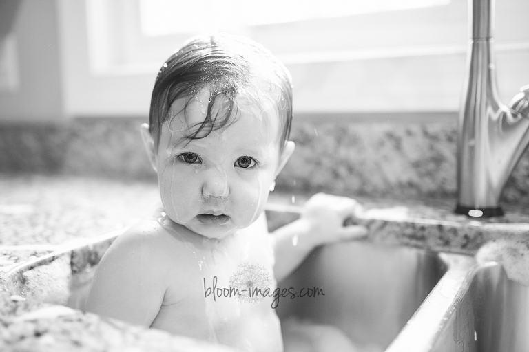 Baby Cake Smash and Splash Photography by Bloom Images by Sylvia Osinski