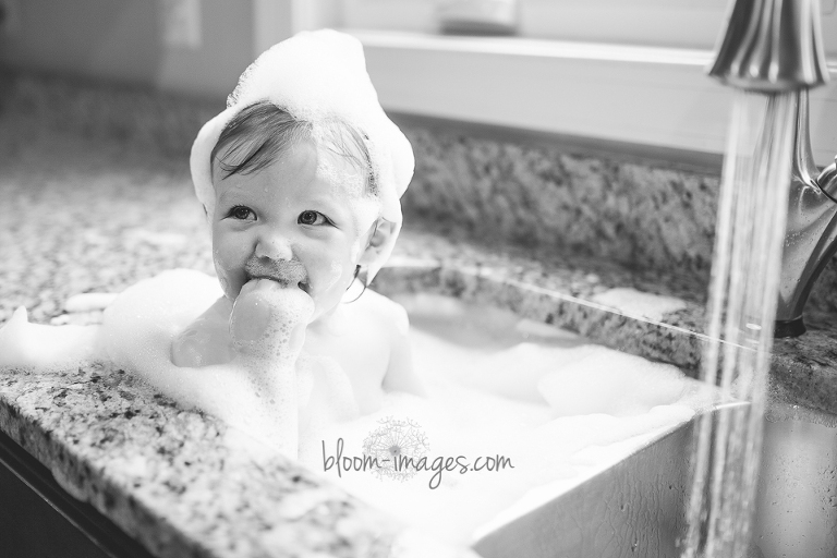 Baby Cake Smash and Splash Photography by Bloom Images by Sylvia Osinski