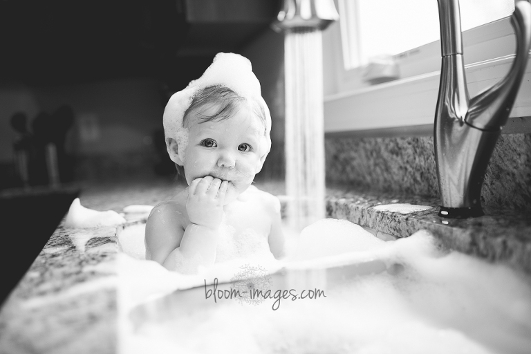 Baby Cake Smash and Splash Photography by Bloom Images by Sylvia Osinski