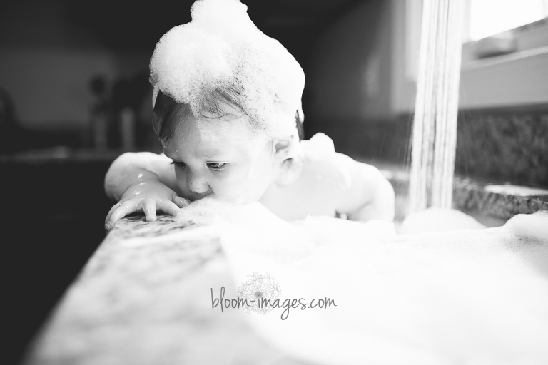 Baby Cake Smash and Splash Photography by Bloom Images by Sylvia Osinski