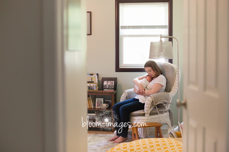 Lifestyle Newborn Baby Photo Session in Northern Virginia