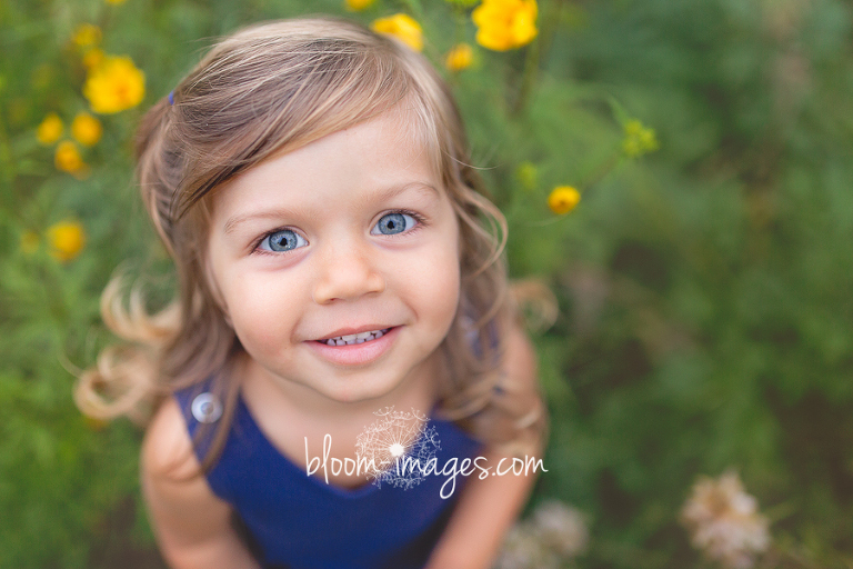 Pregnancy photo session with toddler in Northern VA