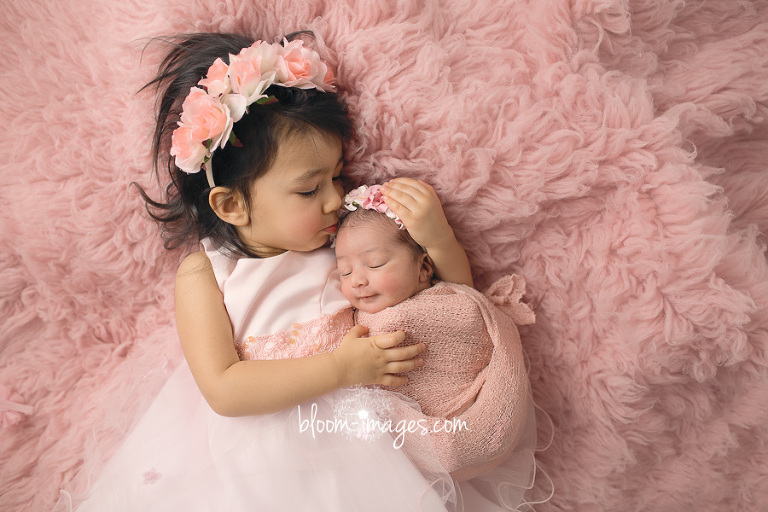 Newborn Baby Photography in Washington DC and Northern VA sisters